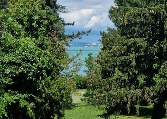 Aranypart Гостевой дом Шиофок